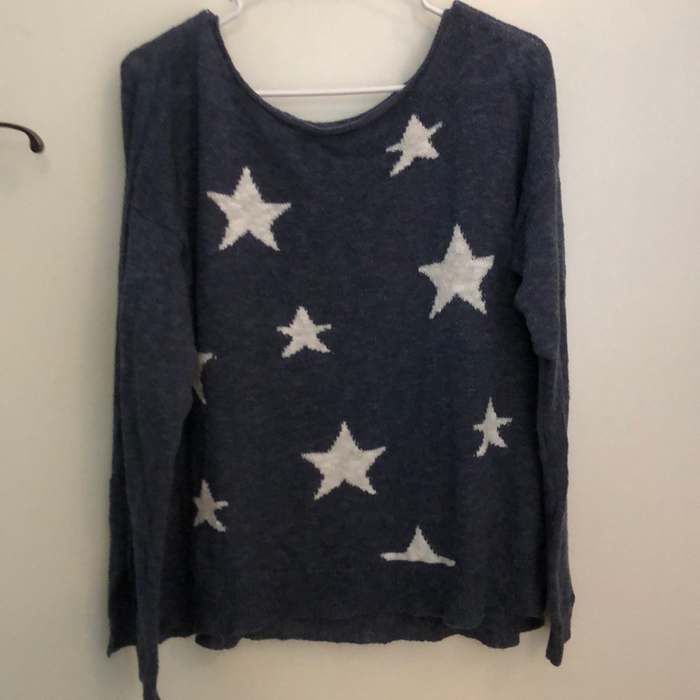Hollister Nagy and White Stars Loose Sweater.